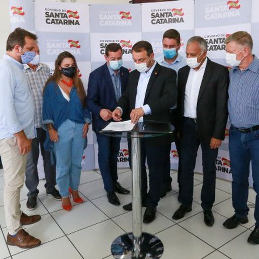 VÍDEO: Em Rio do Sul, governador anuncia mais de R$ 37,1 milhões