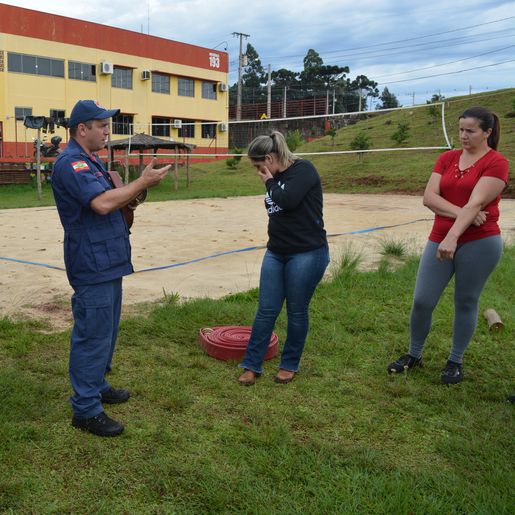 Bombeiros realizam Treinamento Básico de Atendimento a Emergências 