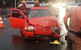 Colisão entre carro e caminhão deixa duas pessoas feridas em Maravilha