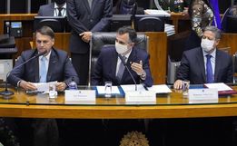 Bolsonaro é chamado de genocida no Congresso e responde: 'Nos encontramos em 22'