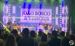 Show com João Bosco e Vinícius agitam o público na arena da 5ª Expo São João