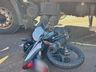 Motociclista fica ferido ao colidir contra caminhão leiteiro na BR 282, em Paraíso