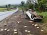 Em aquaplanagem, condutor perde controle e capota veículo na BR-282 