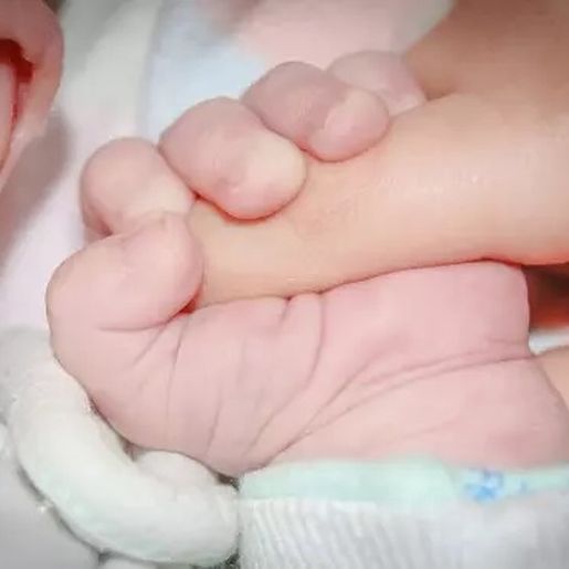 Bebê encontrado morto em SC estava ligado à mãe por cordão umbilical