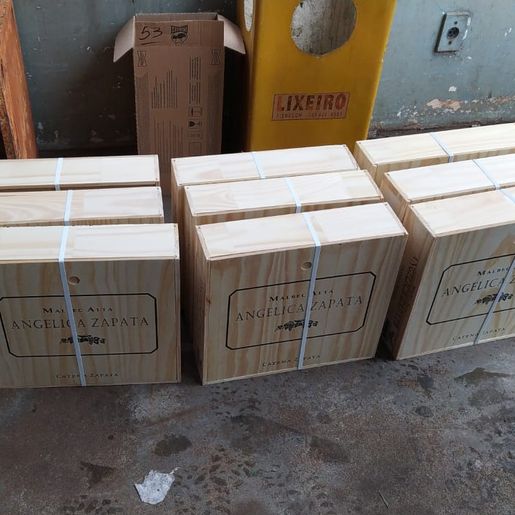 PM apreende 12 caixas de vinho contrabandeado em SMOeste