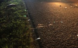 Colisão entre carro e moto deixa dois feridos na PR-180