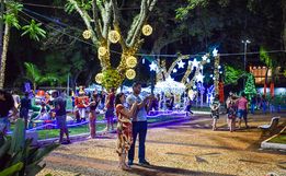 Decoração natalina ficará exposta até o aniversário de SMOeste