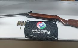Homem é preso com arma após confusão em bar no interior de Barra Bonita