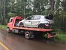 Motorista fica ferido em saída de pista seguida de choque em poste na SC-492