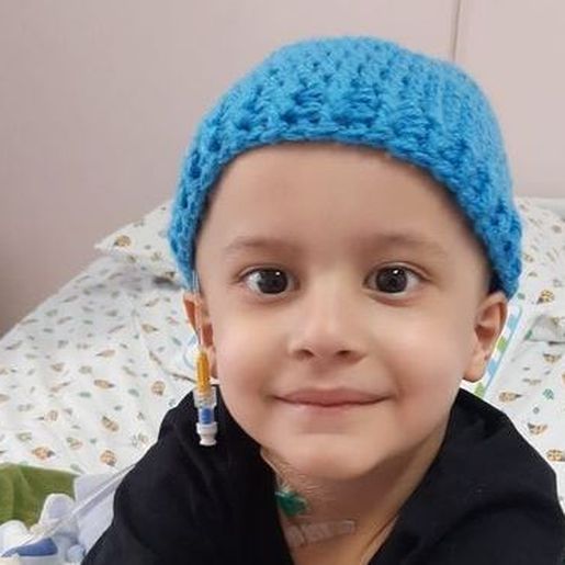 Família pede doação de sangue para criança com leucemia