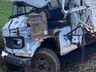 Acidente entre dois caminhões deixa idoso ferido em Cunha Porã