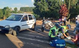 Motociclista fica ferido em colisão com carro em Campo Erê 