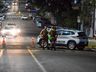 Bombeiros detectam novos focos de incêndio e voltam a atuar em supermercado