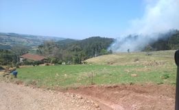 Incêndio florestal mobiliza bombeiros em São José do Cedro