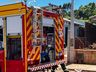 VÍDEO: Incêndio consome depósito ao lado de residência em SMOeste