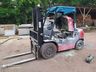 Empilhadeira pega fogo em empresa e mobiliza bombeiros em Itapiranga