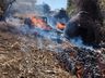 Veículo é totalmente destruído por incêndio no interior de Itapiranga