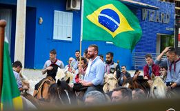 Cavalgada em homenagem ao Dia do Gaúcho ocorre em São Miguel do Oeste