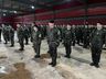 Militares do Exército prestam juramento à Bandeira em solenidade do Dia do Soldado