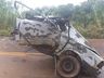 Carro parte ao meio após colisão e condutor foge a pé RSC-472