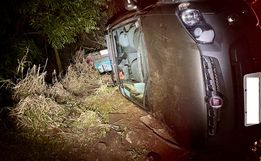 Acidente entre dois carros deixa feridos na SC-163 em Descanso
