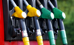 Preço da gasolina para distribuidoras deve baixar R$ 0,18 segundo a Petrobras