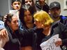 VÍDEO: manifestação pela morte de jovem é marcada por fortes emoções