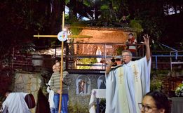  Procissão e missa marcam celebração dos 75 anos da Paróquia São Miguel Arcanjo, em SMO