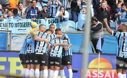 No retorno de Luan, Grêmio vira o jogo contra o Flu e volta ao G-4