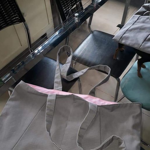 Lions Clube está confeccionando bolsas de materiais recicláveis