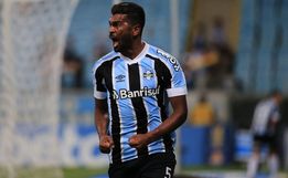 Com Facilidade Grêmio vence o São Paulo e ganha fôlego na luta contra o rebaixamento