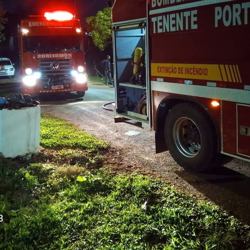 Casa é destruída por incêndio em Barra do Guarita
