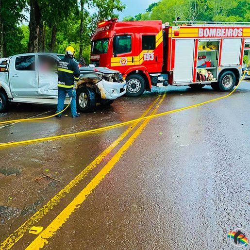 Colisão entre carros deixa feridos na SC 163, em Itapiranga