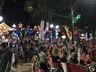 Grande público acompanha o acionamento das luzes de Natal na praça de São João do Oeste