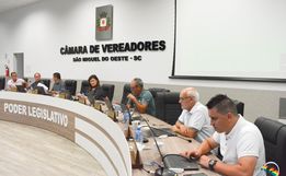 Vereadores sugerem obras de asfaltamento, ciclovia e sinalização de trânsito