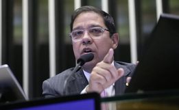 Vice da Câmara diz que pautará anistia assim que Hugo se ausentar do país