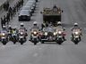 Desfile em comemoração ao Bicentenário reúne multidão na Esplanada