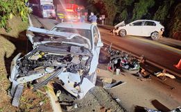 Dois jovens morrem em colisão entre dois carros e uma moto em Xanxerê