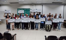 Sicoob realiza evento para renovação de parceria com APAEs
