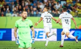 Braithwaite brilha em estreia, Grêmio vence o Cuiabá e respira no Brasileiro