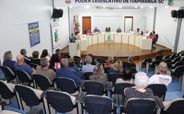 Vereadores de Itapiranga rejeitam projeto de efetivação de mais um servidor público