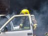 Fotos; Incêndio consome camionete em garagem de edifício em SMOeste