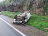 Saída de pista causa capotamento na BR-282