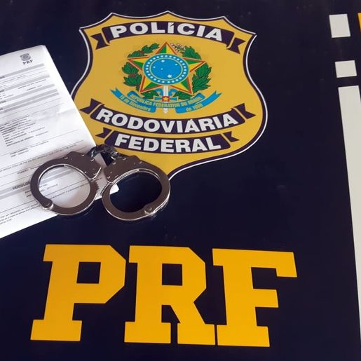 Homem é chamado para dirigir carro de motorista embriagado e acaba preso na BR 282
