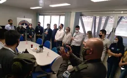 Depois de diversos impasses, fronteira é reaberta oficialmente