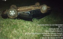 Idoso fica ferido em capotamento de carro em Campo Erê