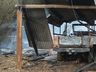 Incêndio deixa galpão completamente destruído