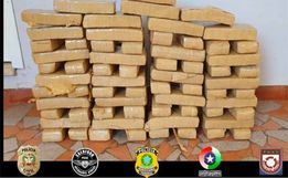 Polícia apreende 62 quilos de maconha e prende dois homens 