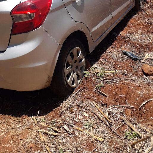 Motorista perde controle de carro e cai em ribanceira em Itapiranga