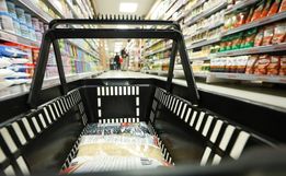 Artigos pessoais e supermercados puxam alta de 6% no comércio de SC